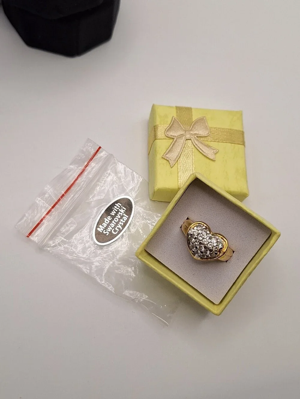 Made w/ Swarovski Crystals Pavé Heart Gold Tone Ring Size 8 New